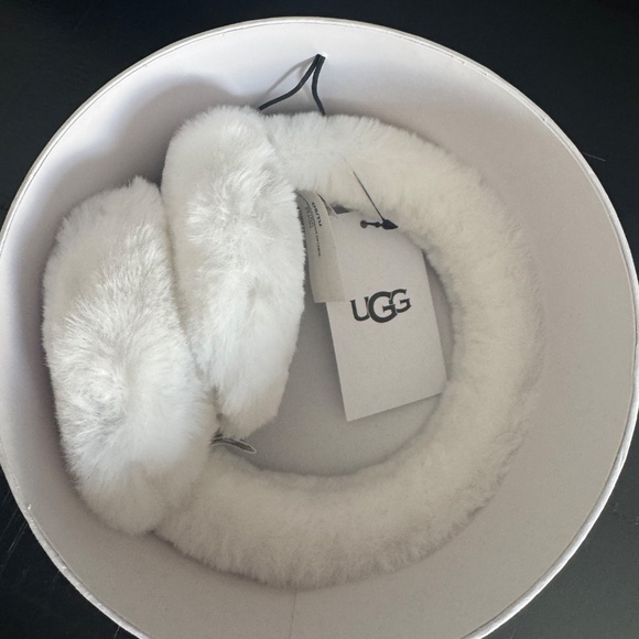 UGG - Ear muffs white - Picture 3 of 3